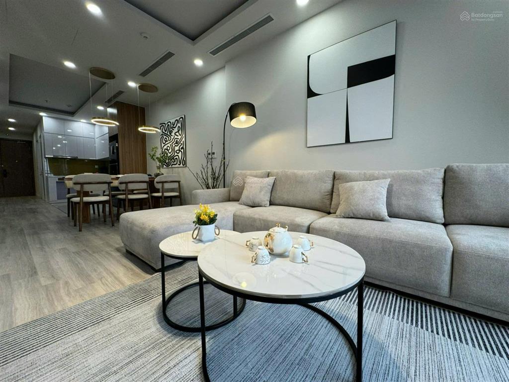 Giá chuẩn! chính chủ bán căn 62m2 giá 5.35 tỷ 2pn + 1wc full nội thất tại cc goldseason