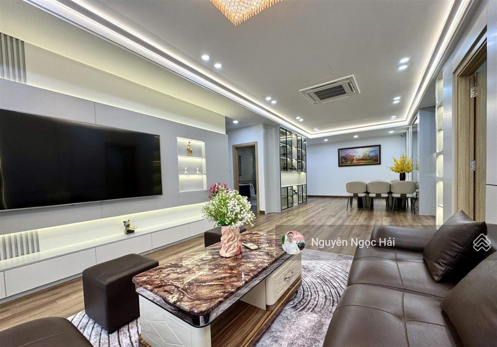 Giá chuẩn+nhà đẹp! chính chủ bán căn 147 m2 giá 15.2tỷ 3pn + 2wc full nội thất tại cc golden palace