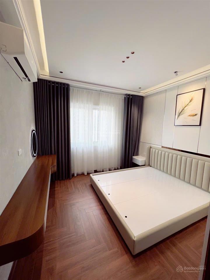 Giá chuẩn! chính chủ bán căn 62m2 giá 5.35 tỷ 2pn + 1wc full nội thất tại cc goldseason