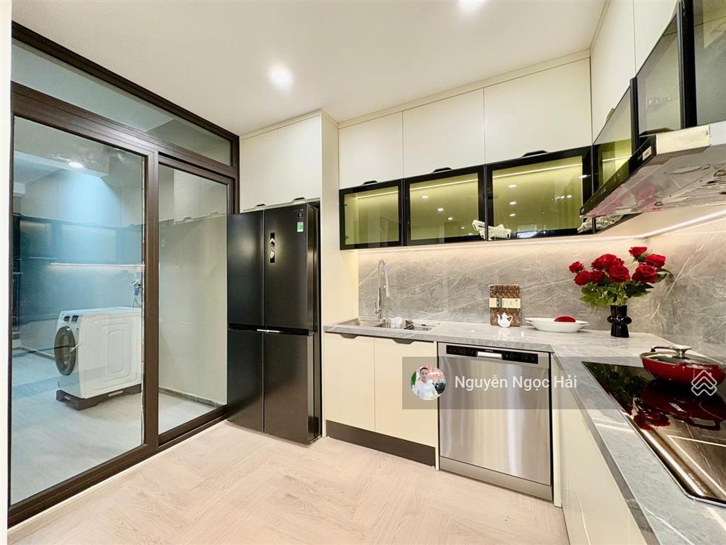 Giá chuẩn + tốt nhất ! chính chủ bán căn 100m2 giá 8.5 tỷ 3pn + 3wc full nội thất tại cc c14 tố hữu