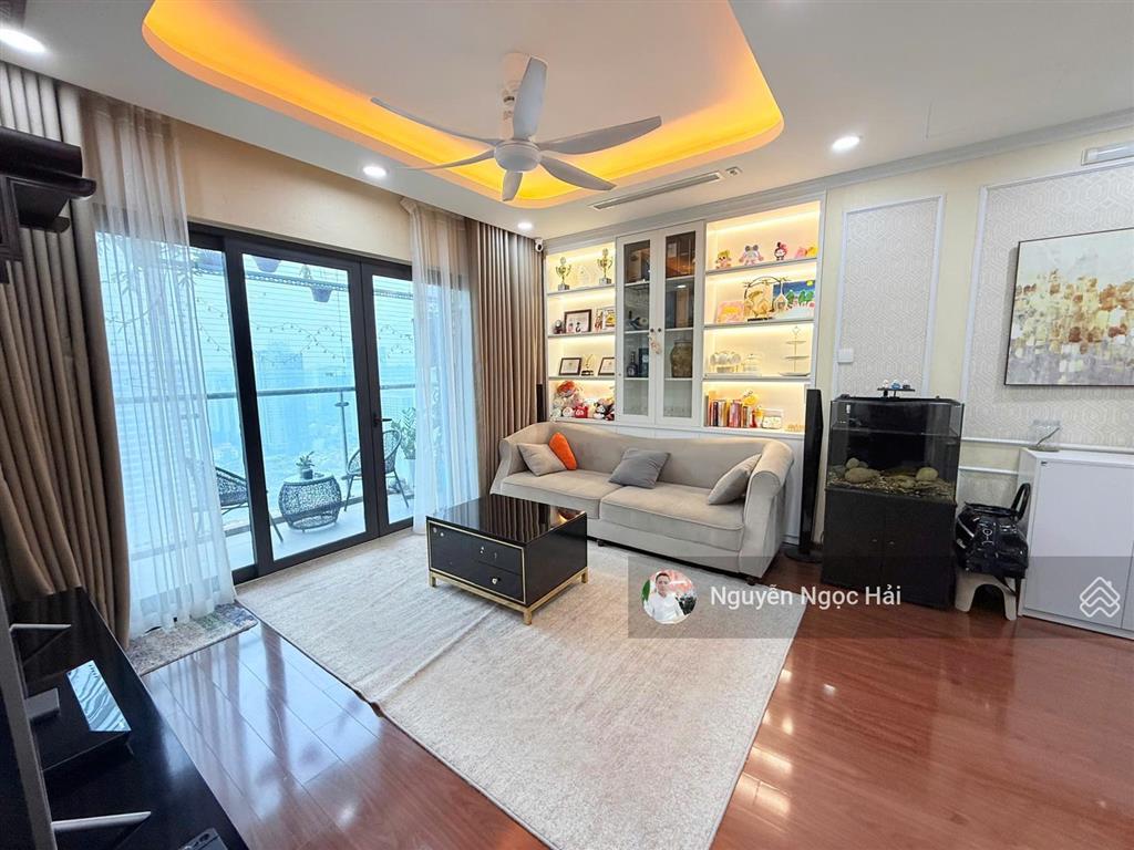 Giá chuẩn!! chính chủ bán căn 2 ngủ 93m giá 7.9 tỷ full nội thất tại golden land
