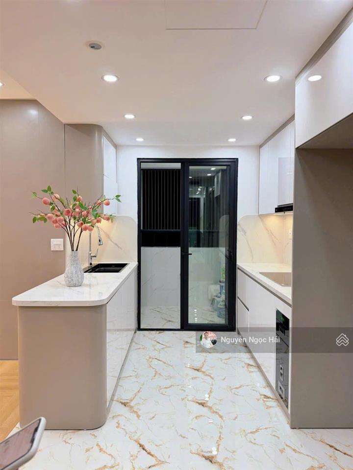 Giá chuẩn!! chính chủ bán căn 62m2 giá 6.8 tỷ 2pn + 1wc full nội thất tại cc goldseason