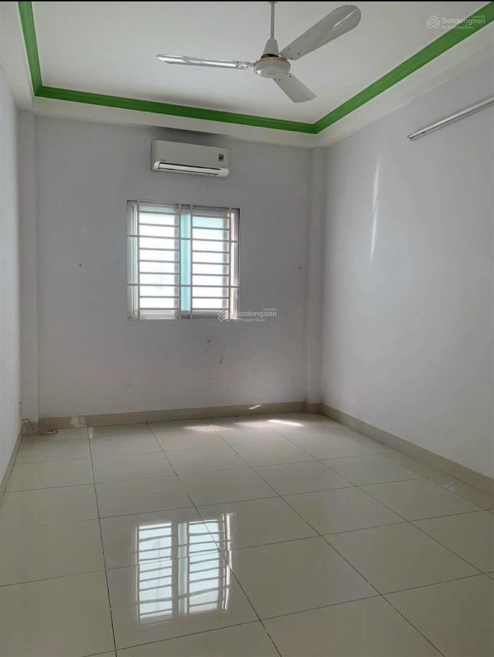 Cần bán nhà hẻm 180 (1 sẹc) lạc long quân, phường 10, quận 11, tp. hcm.