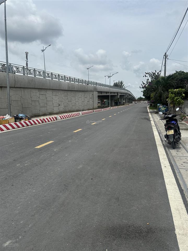 Bán kho xưởng đường xe tải 10tấn , mt đường láng le bàu cò, tân nhựt, bình chánh