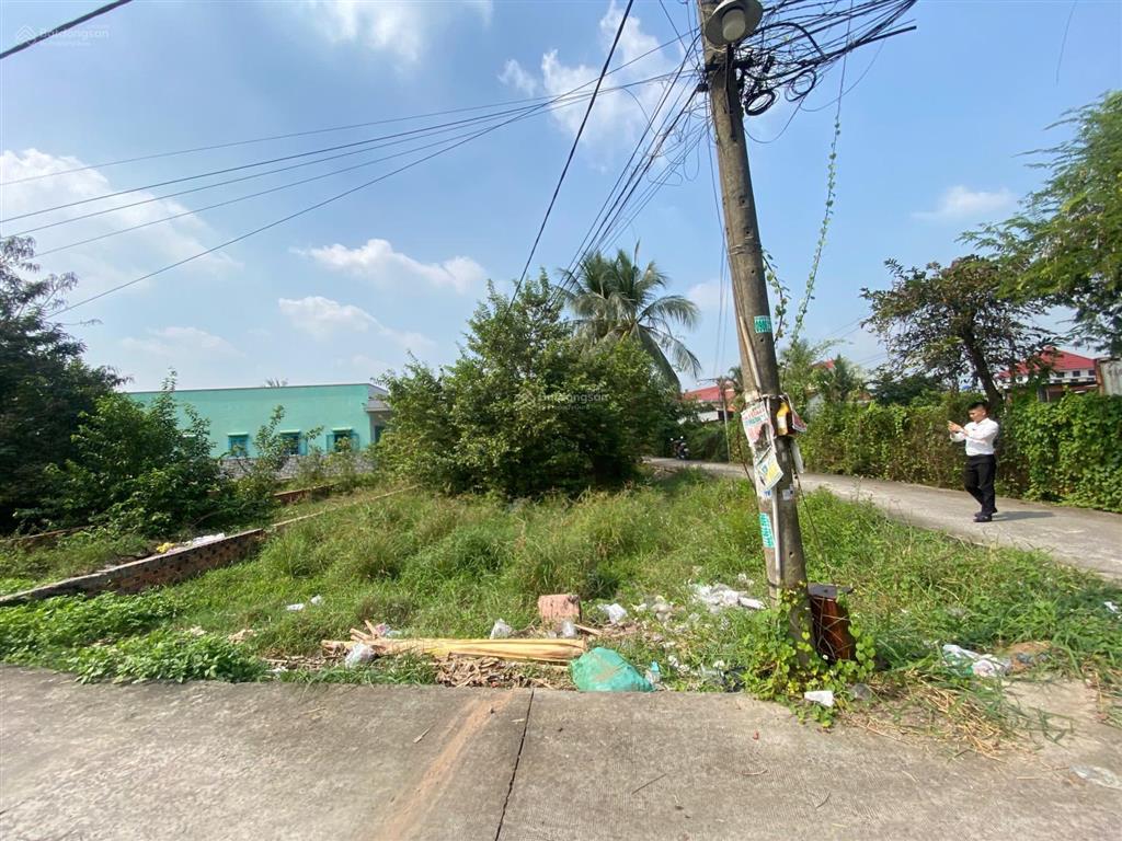 Bán đất lô góc 2 mặt tiền 1/ đường trịnh như khuê, xã bình chánh giá rẻ đầu tư xây ở