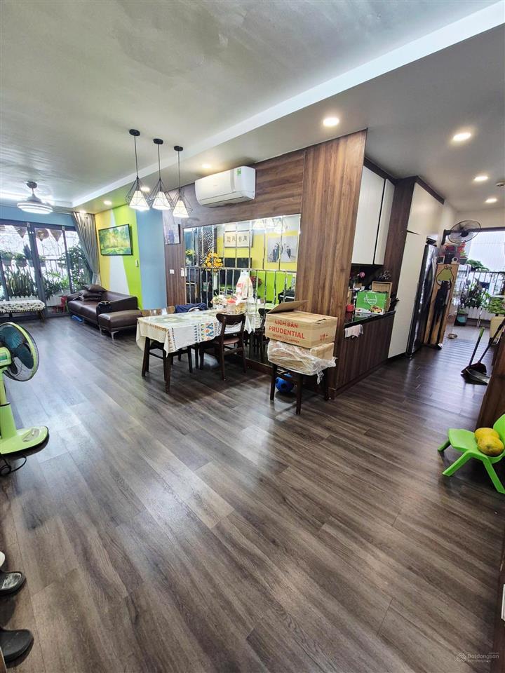 Chủ nhà gửi bán căn 3 ngủ tầng trung