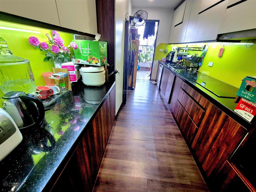 Chủ nhà gửi bán căn 3 ngủ tầng trung