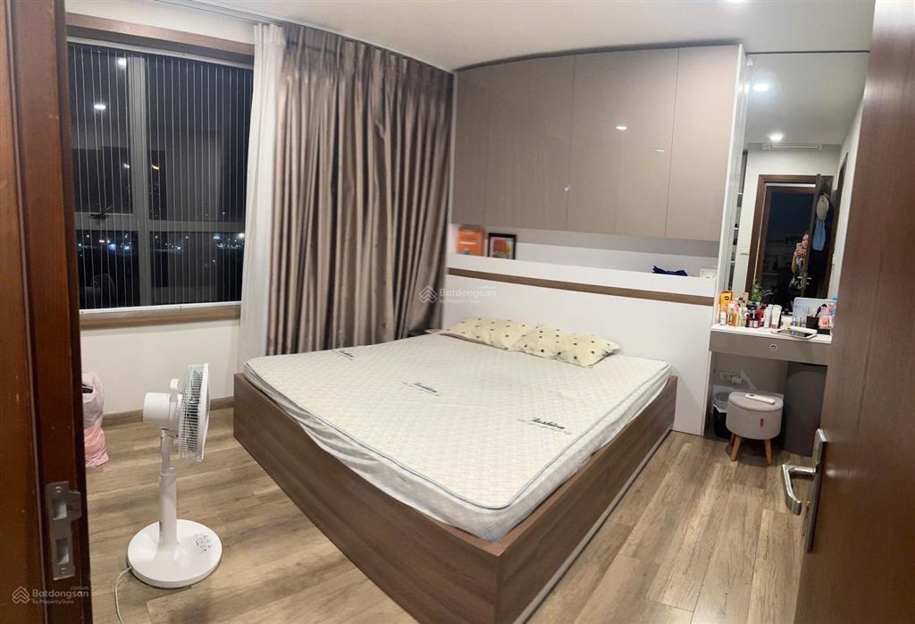 Bán căn góc tầng trung giá đẹp
