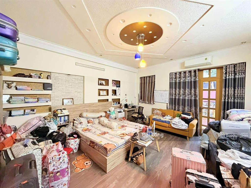 Nhà 2 mặt tiền đường hoa sữa, phú nhuận 4 tầng 5,3x13m giá chỉ 21,3 tỷ còn thương lượng