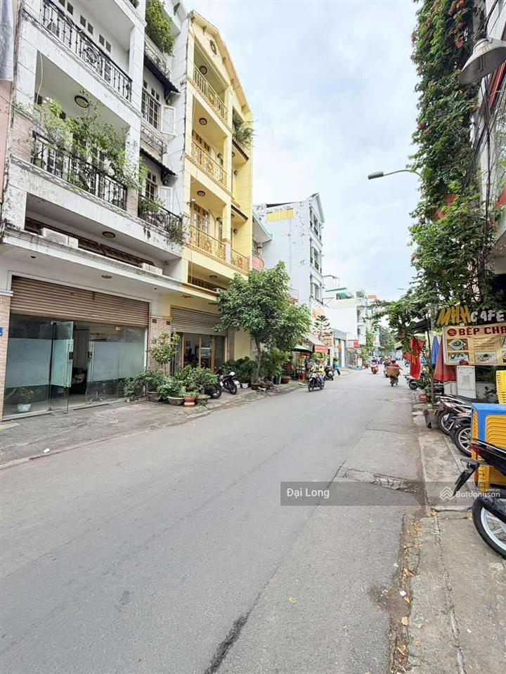 Nhà 2 mặt tiền đường hoa sữa, phú nhuận 4 tầng 5,3x13m giá chỉ 21,3 tỷ còn thương lượng