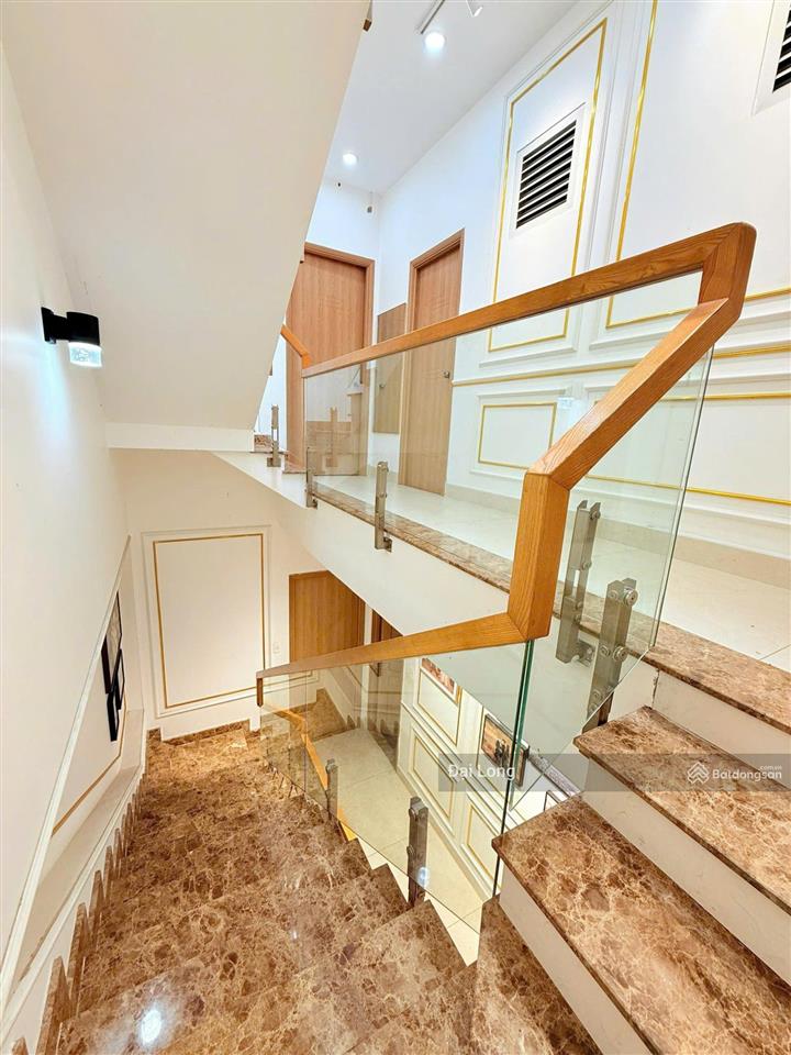 Vào nhà là mê. nhà hẻm 3 xe hơi trường sa,phú nhuận. 4,6x18,5m giá chỉ 22,5 tỷ bớt lộc.