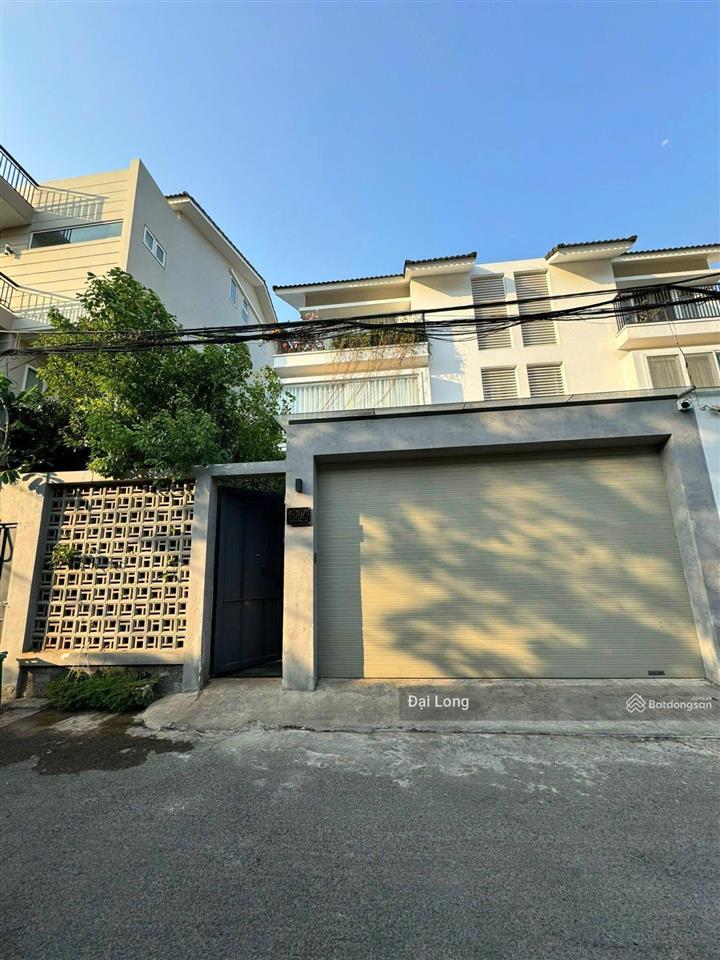 Biệt thự sân vườn sang trọng khu compound đường trần não 9x21m giá 48 tỷ (244tr/m2)