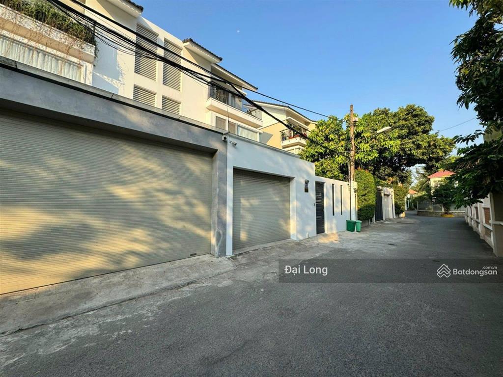 Biệt thự sân vườn sang trọng khu compound đường trần não 9x21m giá 48 tỷ (244tr/m2)