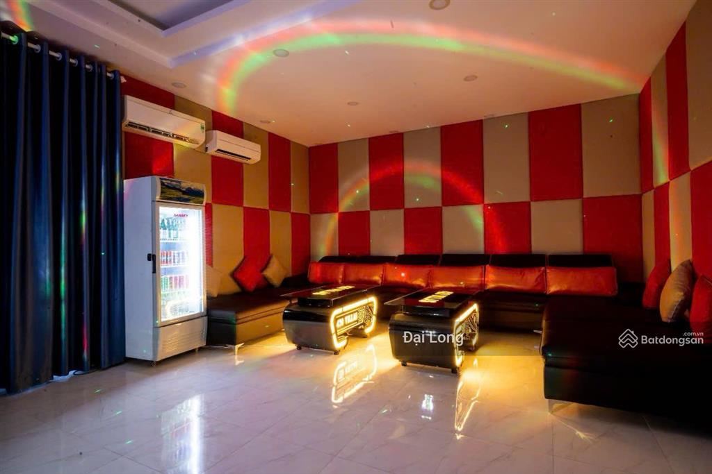 Nhà rẻ nhất thảo điền q2. nhà 4 tầng có sẵn hồ bơi 7,5x27m, giá chỉ 34,5 tỷ . hdt 81tr/tháng