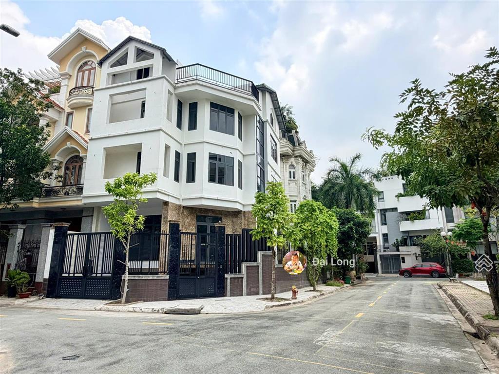 Biệt thự đẹp góc 2 mt khu compound thủ đức house hầm 3 tầng 161,7m2 giá 60 tỷ thương lượng.