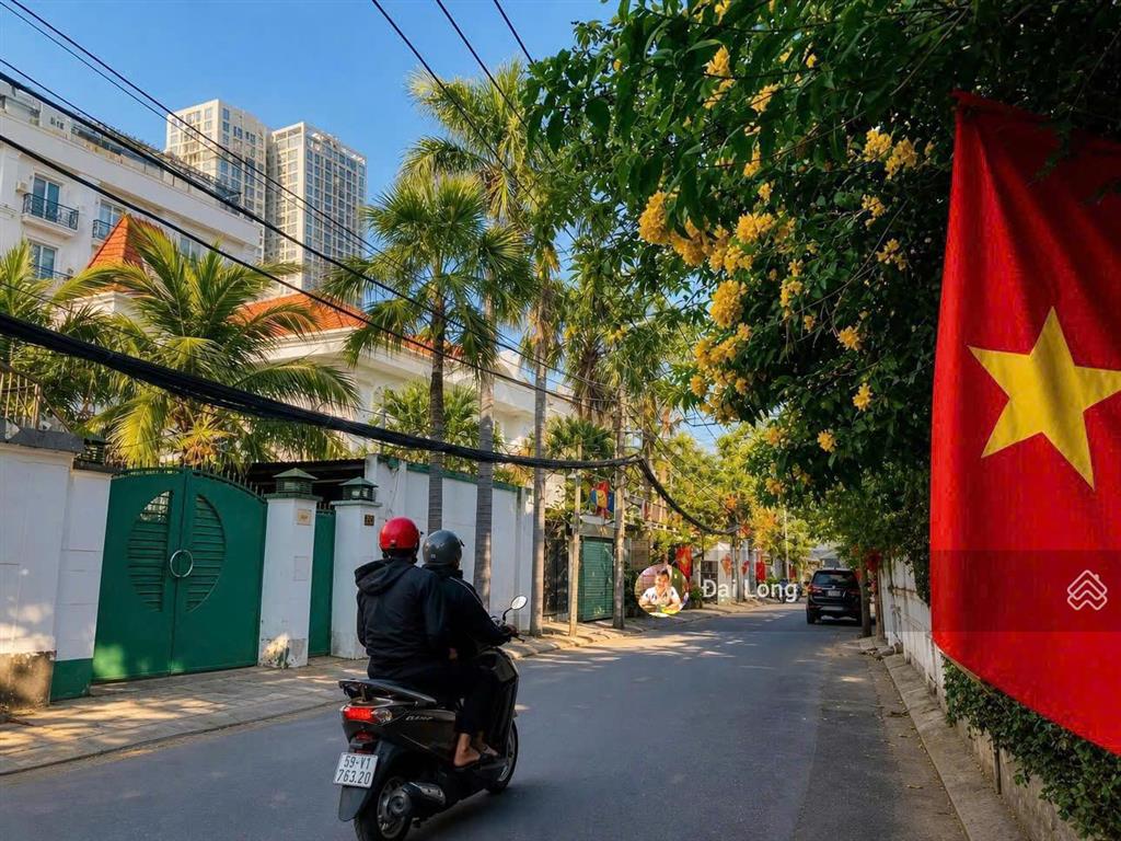 Giảm 15 tỷ bán gấp nhà hầm 4 tầng ngay trung tâm thảo điền. đơn giá chỉ 203 triệu/m2