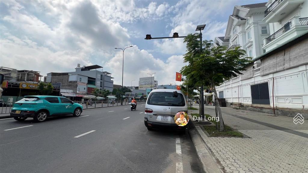 Bán nhà dương quảng hàm đối diện khu biệt thự city land khu vực xây cao hầm 7 tầng.