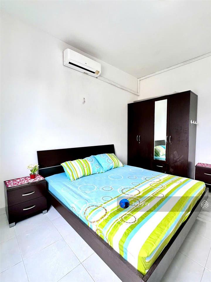 Đầu tư mới bán gấp ch vạn đô, 1 tỷ 950, quận 4, 68m2, 2pn  2wc (lộc mua bán 50 triệu)