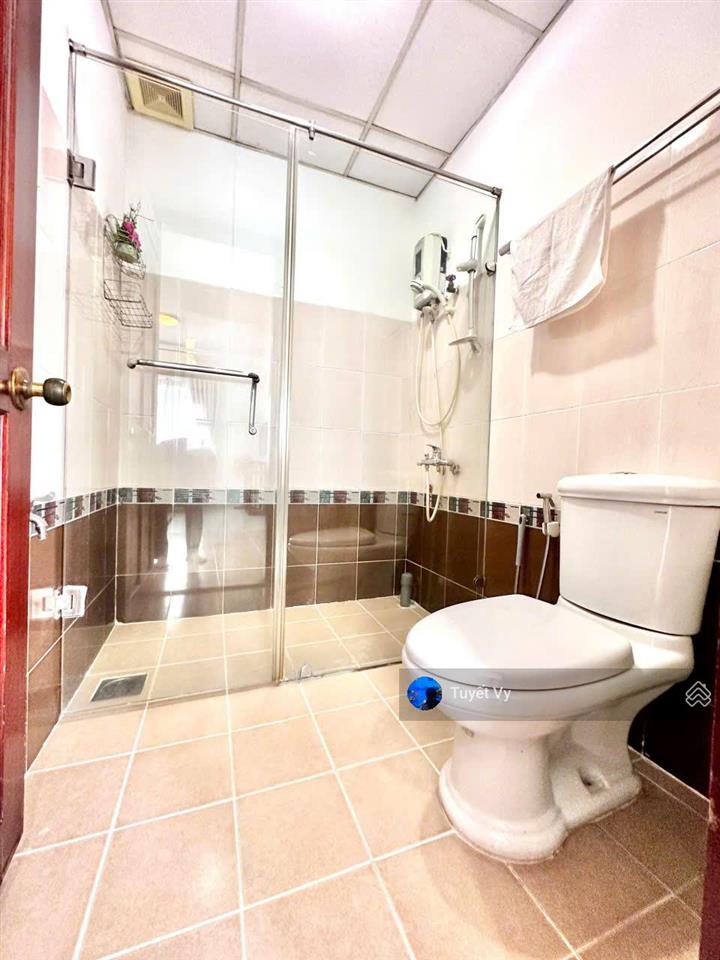 Đầu tư mới bán gấp ch vạn đô, 1 tỷ 950, quận 4, 68m2, 2pn  2wc (lộc mua bán 50 triệu)