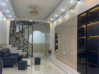 Cầu giấy nhà đẹp hiếm ô tô đỗ cửa 3 thoáng giá tốt
45m x4 t mt 3,7 m chỉ 14,4 tỷ