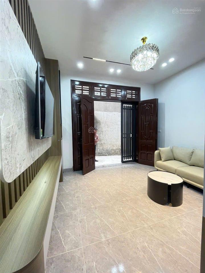 Chính chủ cần bán  nhà 4 tầng  full nội thất cao cấp  dt34m2  mặt tiền rộng  gần ô tô.