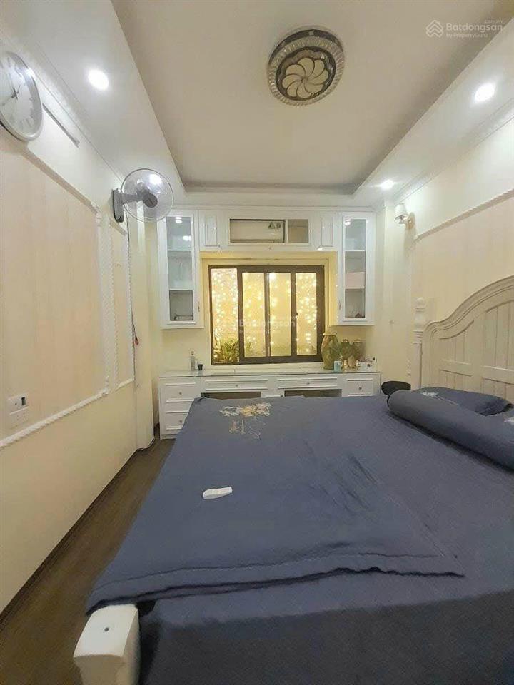 Nhà dân xây chắc chắn  nội thất cực sịn  4 tầng  sổ đỏ nở hậu  ngõ thoáng sáng  ở sướng.