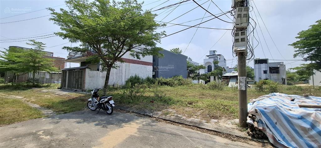 Đất đường 5m5, ngang 7m, 77m2. sát làng fpt 500m
