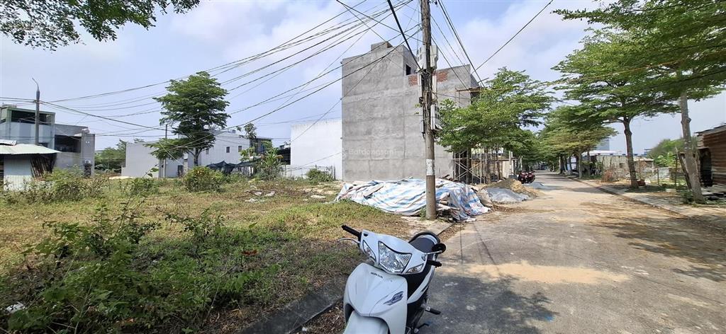 Đất đường 5m5, ngang 7m, 77m2. sát làng fpt 500m