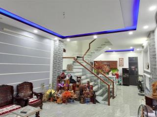 Nhà 3 tầng, 8 phòng, 8 wc, sát vịnh mân quang