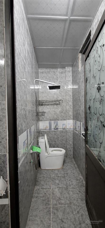 Nhà 3 tầng, 8 phòng, 8 wc, sát vịnh mân quang