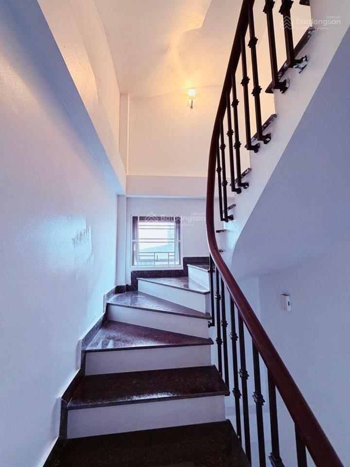 Cực hiếm nhỉnh 8t  36m2  #bồđề  2 thoáng  ô tô đỗ cổng  thông hồng tiến  vị trí cực đẹp.