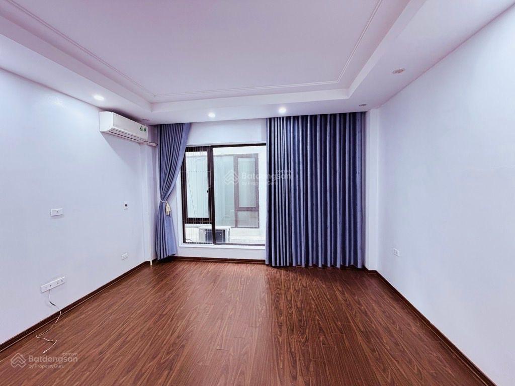 Cực hiếm nhỉnh 8t  36m2  #bồđề  2 thoáng  ô tô đỗ cổng  thông hồng tiến  vị trí cực đẹp.