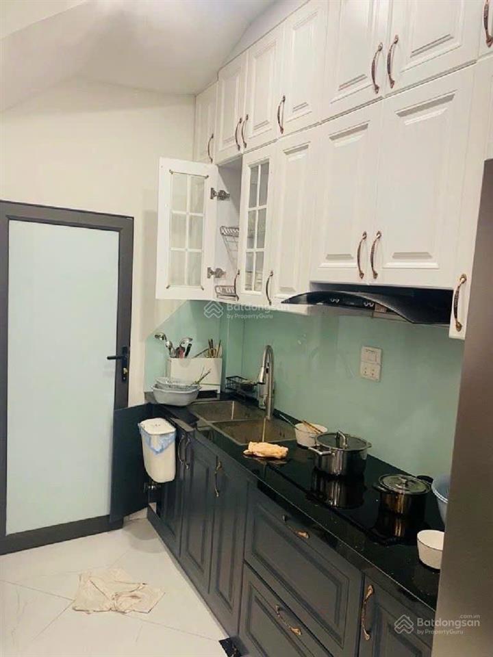 Nhỉnh 11 tỷ  nguyễn văn cừ  44m2 x 5 tầng 5 ngủ  full nội thất  duy nhất 1 căn