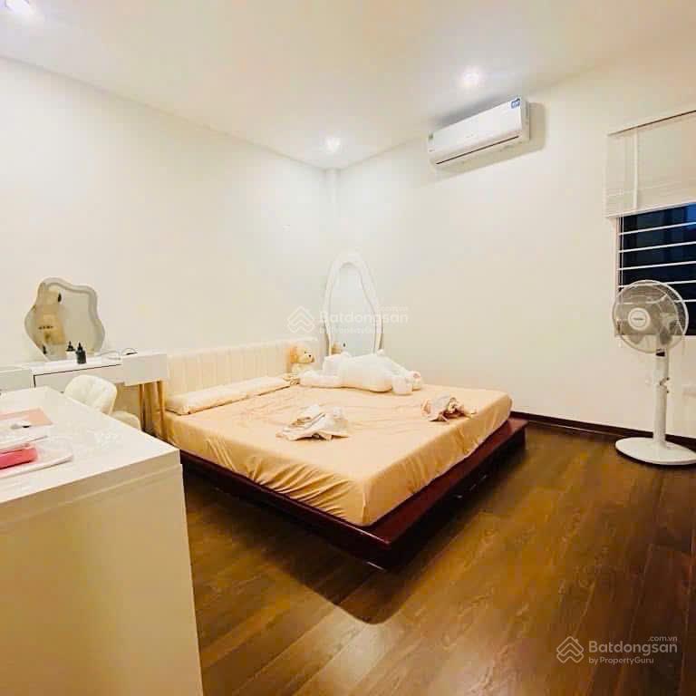 Nhỉnh 11 tỷ  nguyễn văn cừ  44m2 x 5 tầng 5 ngủ  full nội thất  duy nhất 1 căn