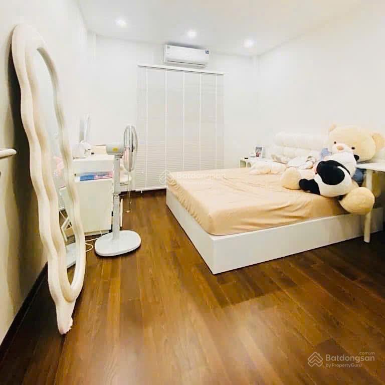 Nhỉnh 11 tỷ  nguyễn văn cừ  44m2 x 5 tầng 5 ngủ  full nội thất  duy nhất 1 căn