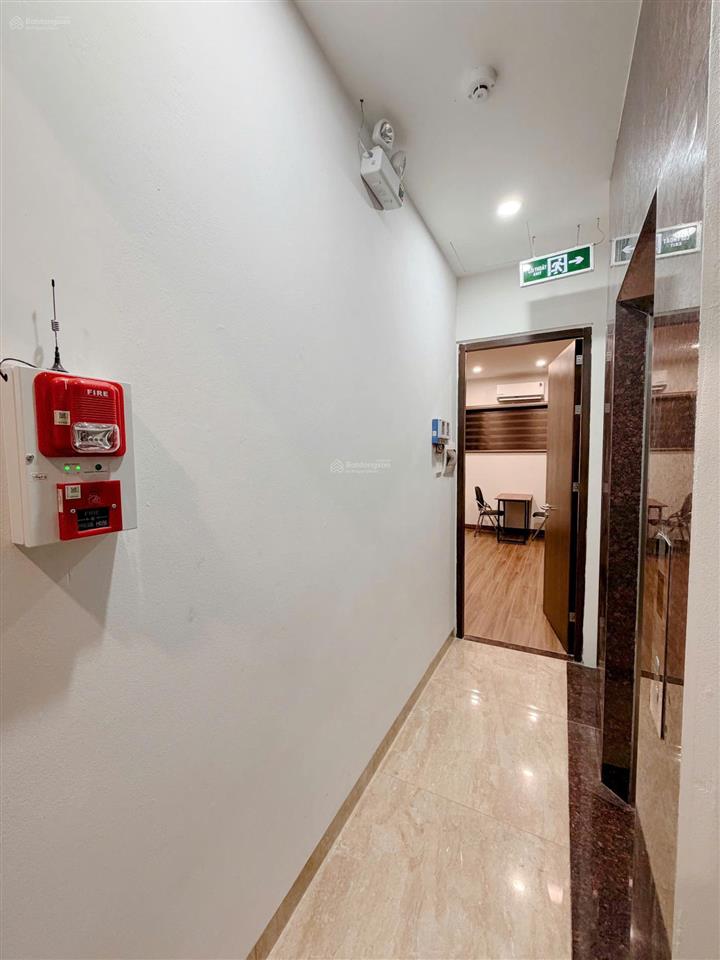 Cho thuê căn hộ khép kín gác lửng tại tốt, ngách 17, ngõ 117, phố 8/3, 4 triệu, 20m2