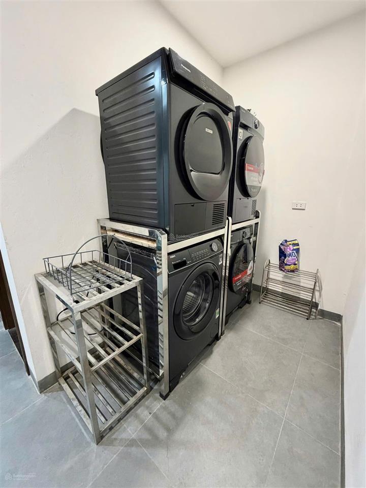Cho thuê căn hộ khép kín gác lửng tại tốt, ngách 17, ngõ 117, phố 8/3, 4 triệu, 20m2