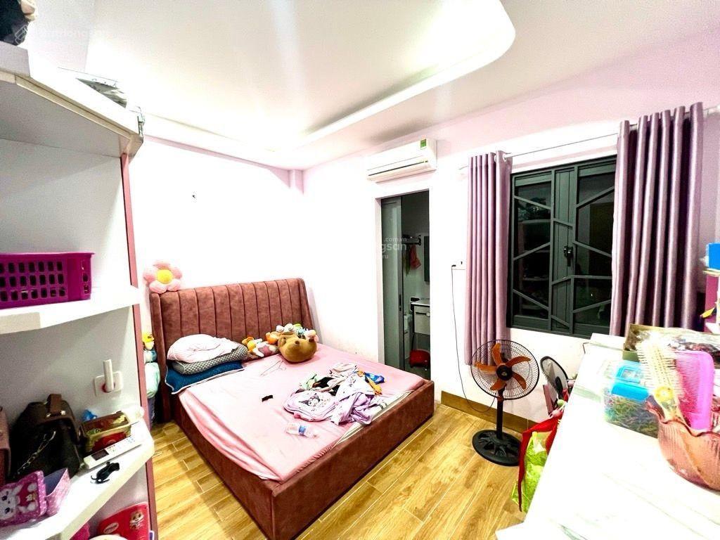 Nguyễn thị thập nối dài  kế bên khu bộ công an  nhà 2 tầng chủ tự xây để ở chắc chắn  53m2