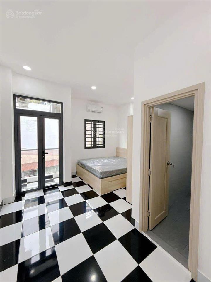 Nhà 3 tầng ngay cầu tân thuận  54m2 (4,5 x12)  chỉ 5,25 tỉ (còn tl)