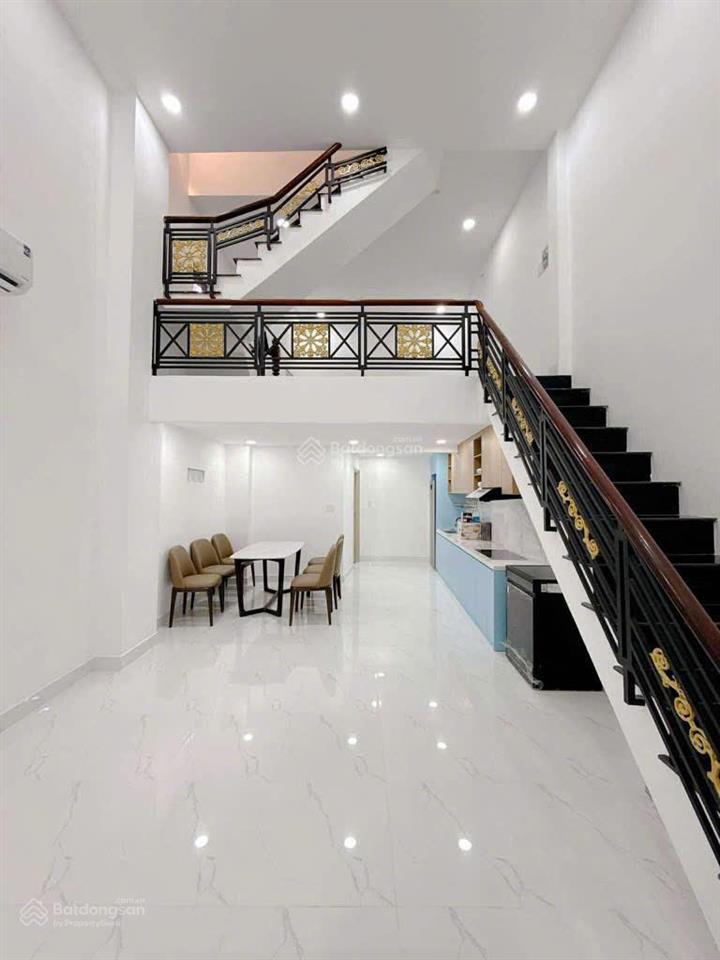 Nhà 3 tầng ngay cầu tân thuận  54m2 (4,5 x12)  chỉ 5,25 tỉ (còn tl)