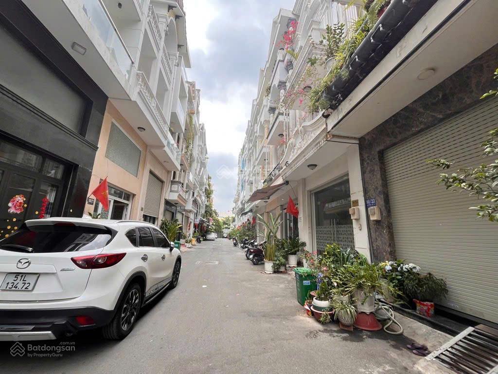 Ô tô vào nhà  hoàng quốc việt  khu phú mỹ hưng  4 tầng  50.4m  10 tỉ