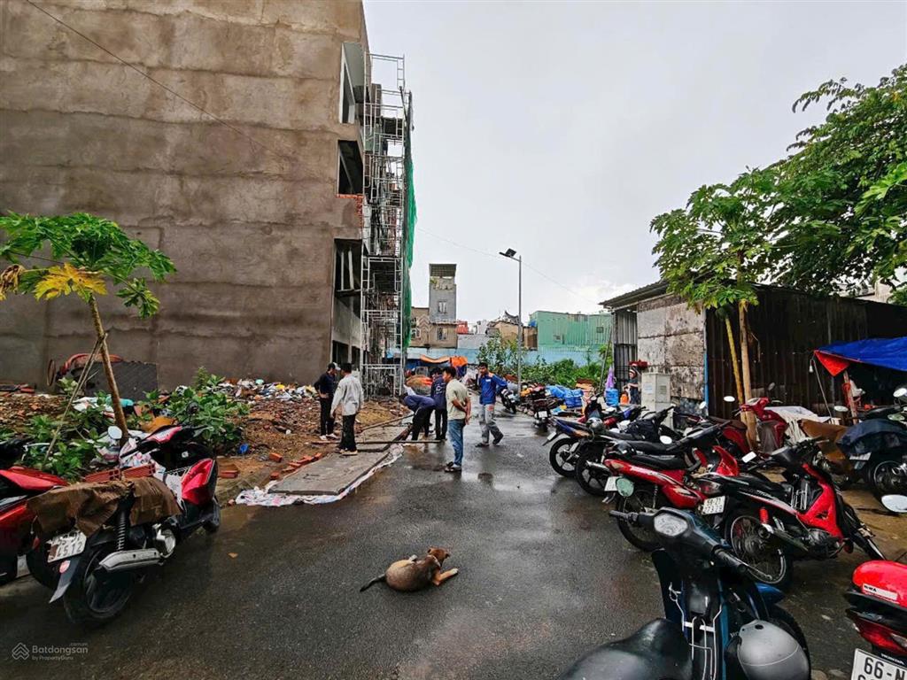 Đất đẹp đường nhựa sát mt bùi văn ba  sổ vuông  8 tỉ 9