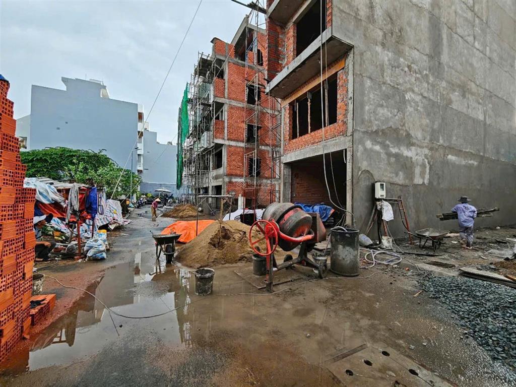 Đất đẹp đường nhựa sát mt bùi văn ba  sổ vuông  8 tỉ 9