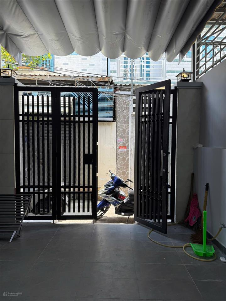 Nhà 2 tầng  100m ra xe tải tránh  56m²  5 tỷ 590