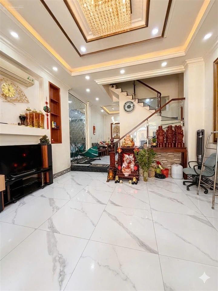 Nhà 4 tầng  ô tô tránh nhau  gần lý phục man  56m²  12 tỷ 7