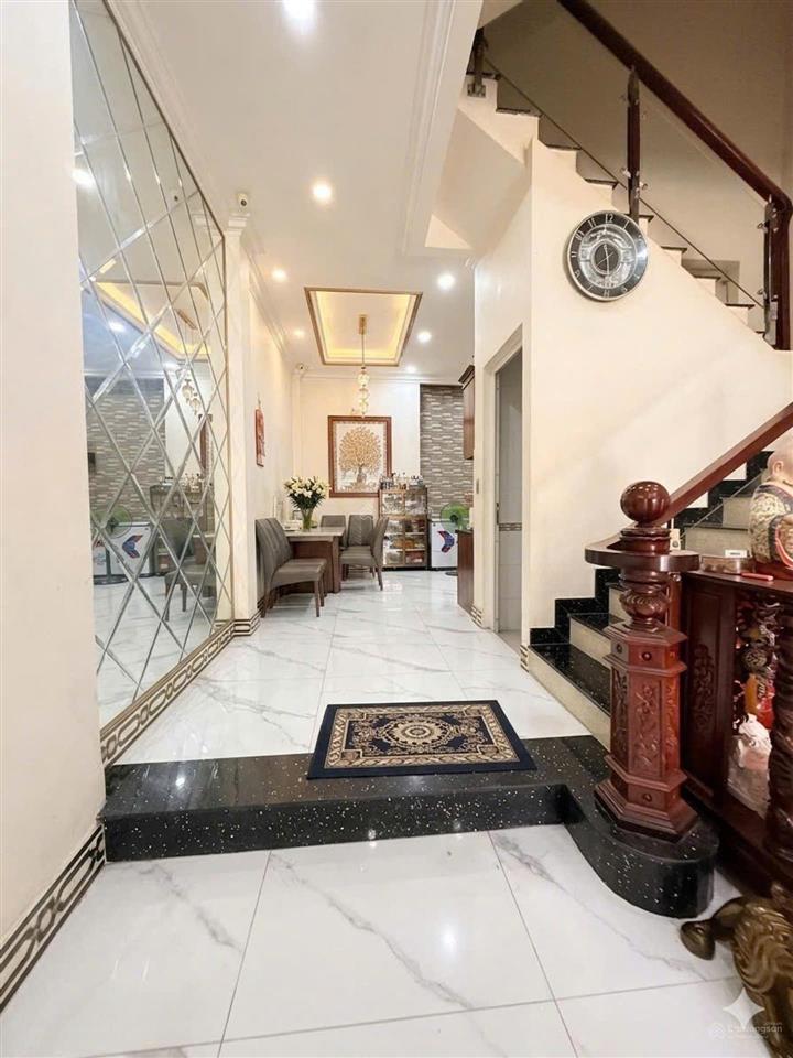 Nhà 4 tầng  ô tô tránh nhau  gần lý phục man  56m²  12 tỷ 7