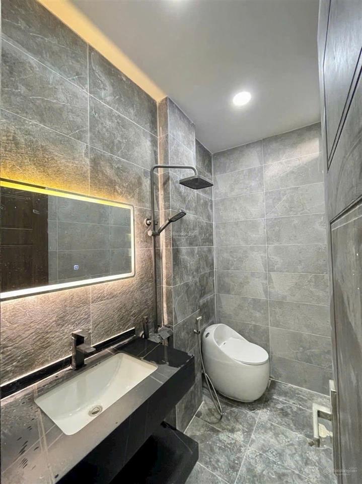 Siêu phẩm ở ngay  96m2  kế bên đh marketing  6,5 tỷ
