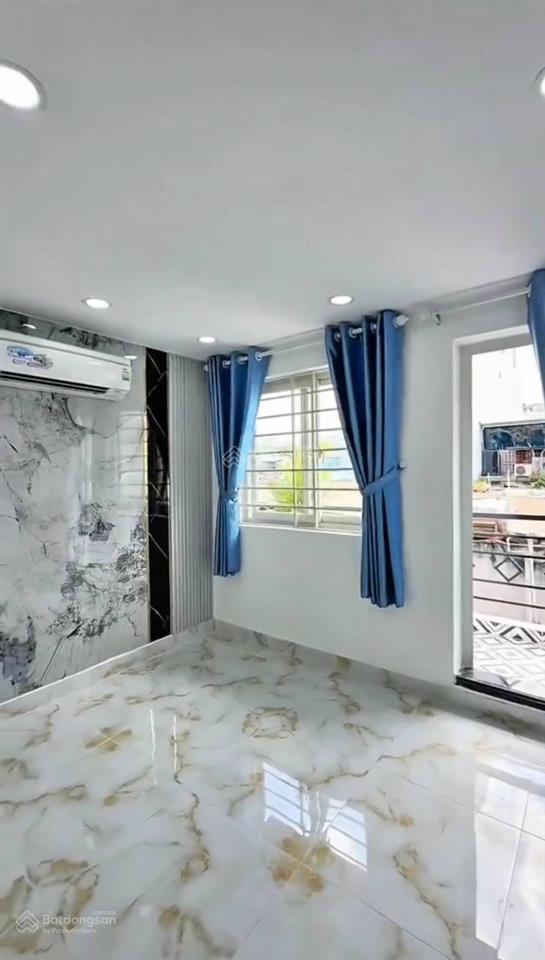 Nhà 3 tầng  vào ở liền  gần đường xe tải  kế chợ bùi văn ba  4pn  nhỉnh 4 tỷ