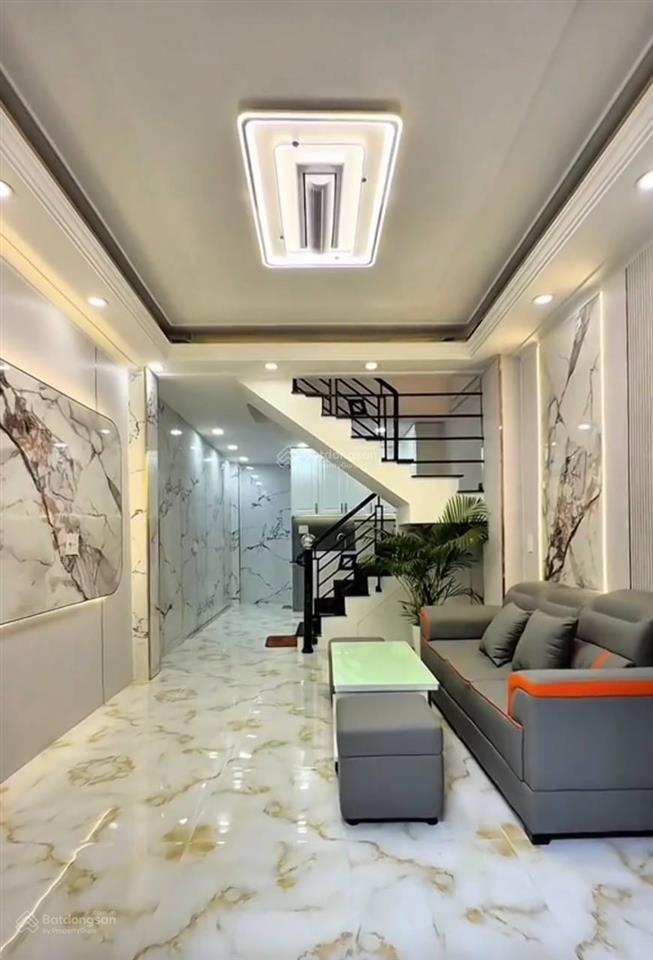 Nhà 3 tầng  vào ở liền  gần đường xe tải  kế chợ bùi văn ba  4pn  nhỉnh 4 tỷ
