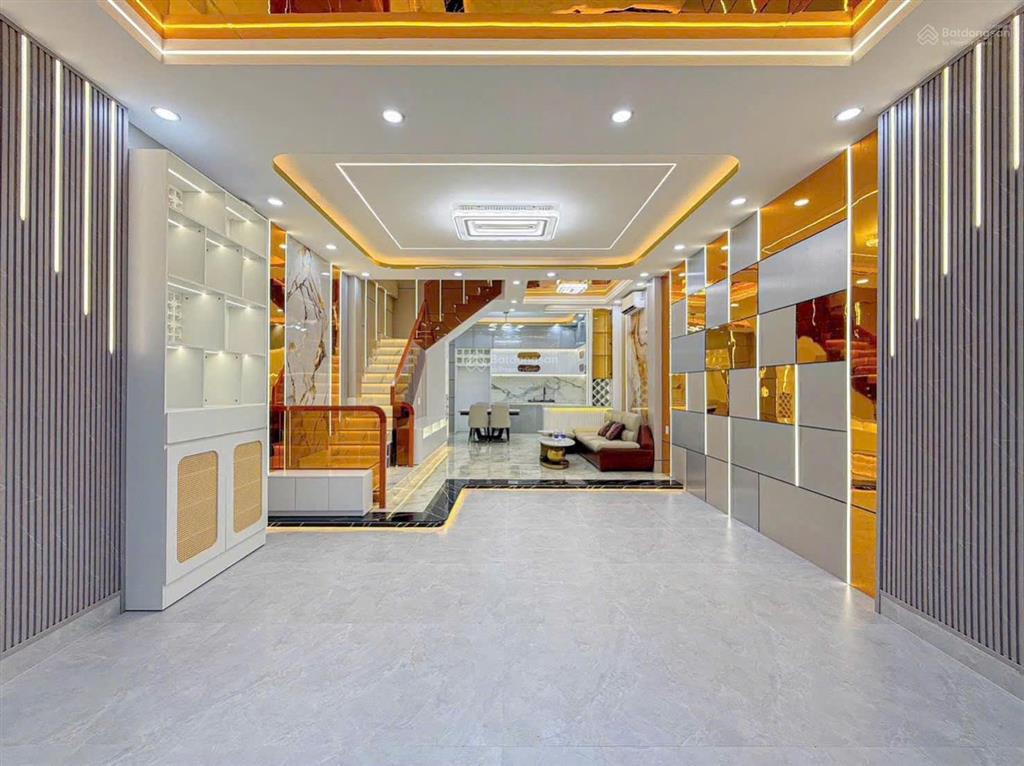 Nhà 3 tầng  cạnh phú mỹ hưng  xe hơi ở trong nhà  57m2  9,99 tỷ